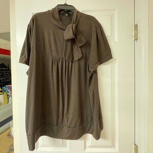 LA Blues Deluxe Women's 22/24 High Neck, Bow Feature, Short Sleeve - GUC